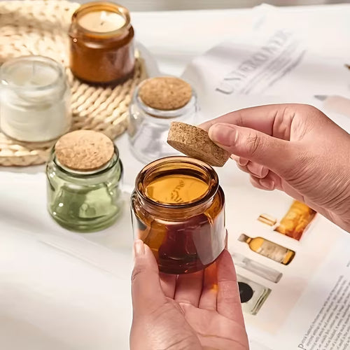 4 vasos de vidrio y accesorios .